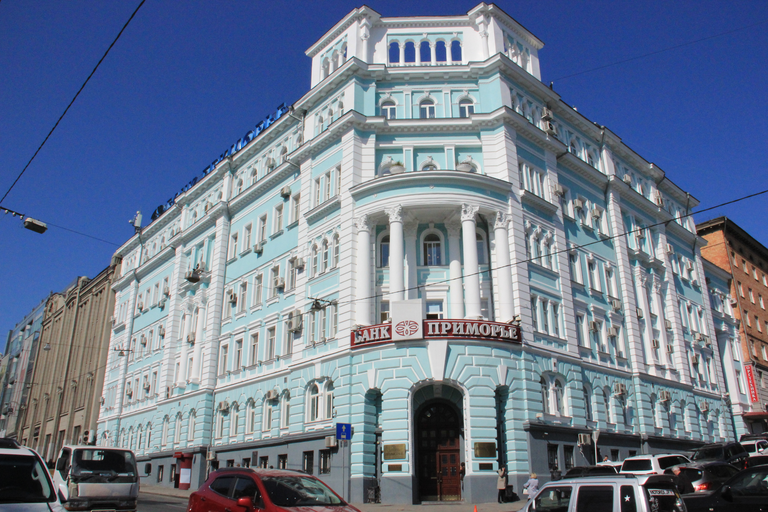 Светланская улица 47)